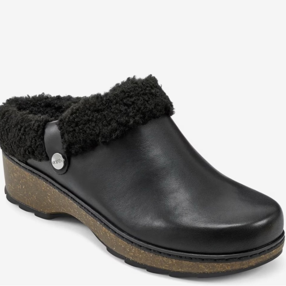 Earth Women's Black and‎ Brown Mules